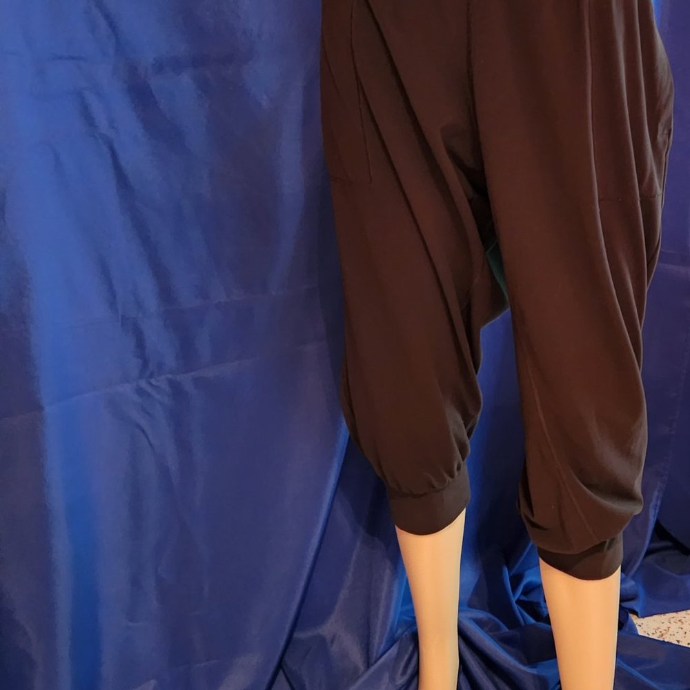 Athleta Salutation Capri Jogger - image 3